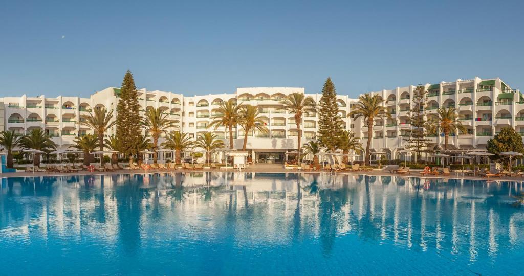 El Mouradi Palace ( Pour les couples et les familles seulement)